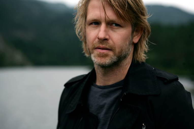 Trond Espen Seim in Varg Veum